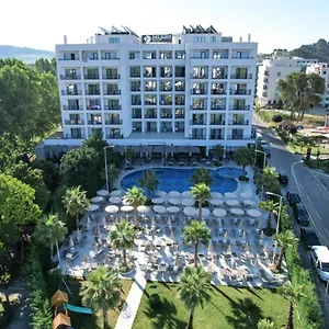 Delight & Golem (Tirana)
